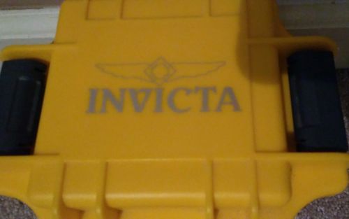 New Invicta one- slot yellow dive case, excellent condition