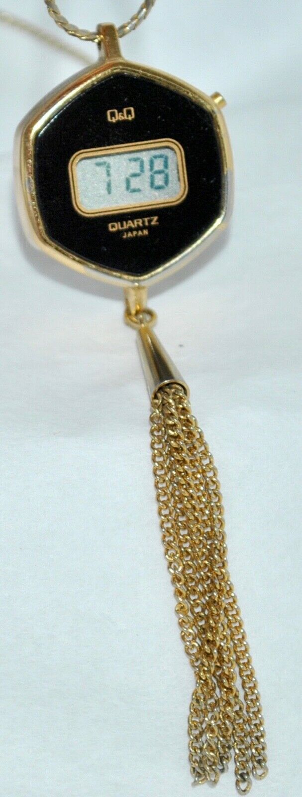 Vintage Q & Q Digital LCD Pendant Necklace Watch Hanging Chain Tassel Black Dial