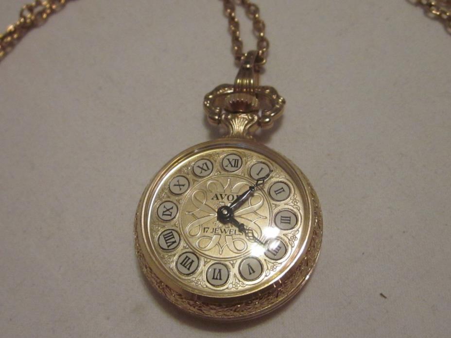 AVON 1981 Presidents Club 17 Jewel 22K Gold Plate Necklace Watch with 15 Inch Ch
