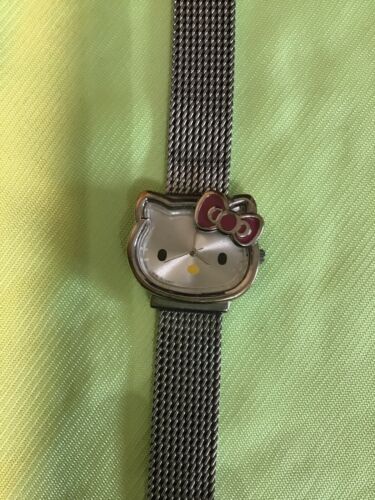 Vintage Sanrio Hello Kitty Stainless Steel Watch HK695D Great Working Condition.
