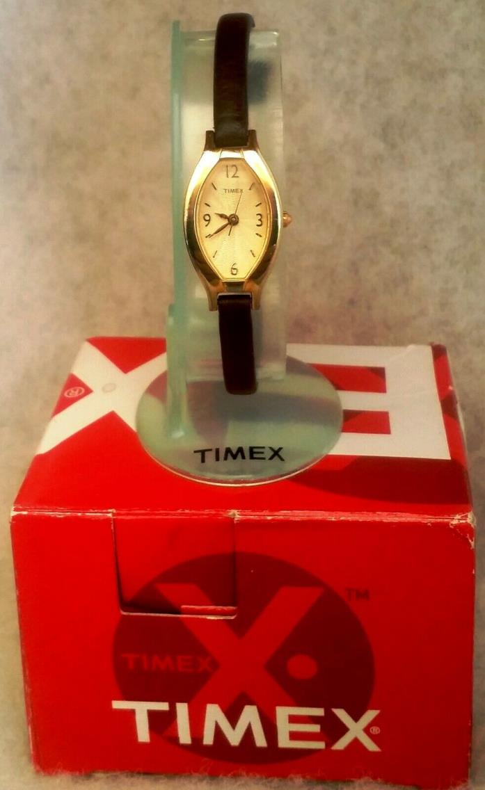 Excellent Condition ENGAGING  Women's TIMEX ANALOG Quartz Watch /WATER RESISTANT