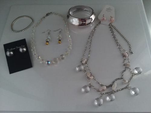 Mixed Fashion Jewelry Lot Earrings Necklaces Bracelets B1655
