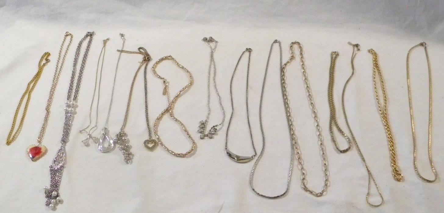 Lot of 16 Assorted Vintage Chain Style Necklaces Fashion Jewelry