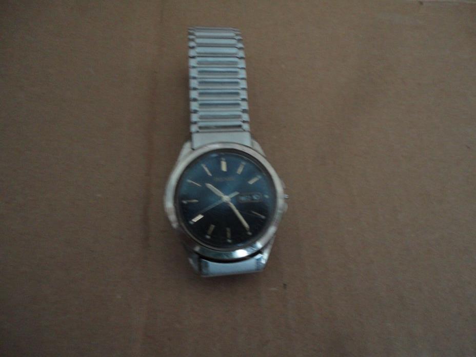 Men's Pulsar Watch Day & Date Display #870347 1 Owner Me-Needs Battery
