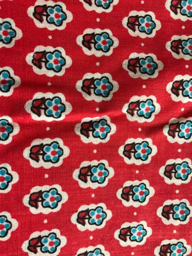 Vintage 70's's Mid Weight MOD Flower Power Fabric Red White Blue 43