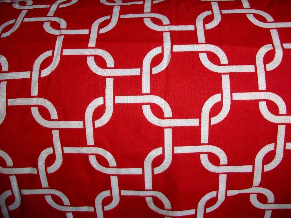 WHITE INTERLOCK CHAIN DESIGN ON RED COTTON QUILT FABRIC - 49