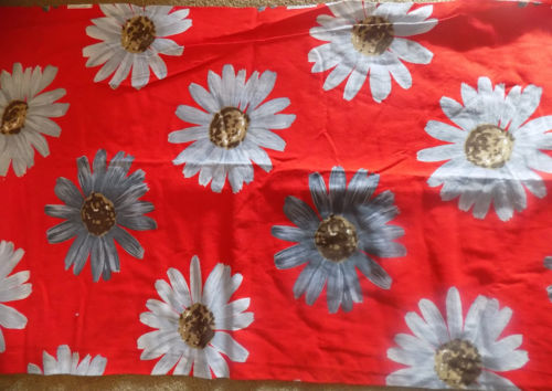 3 Yards Plus Vintage Red Cotton Woven Fabric Large Gray Daisies 45 Wide Crantex