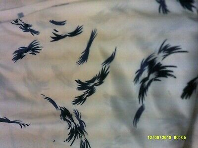 WHITE w NAVY Feather-like strokes POLYESTER Jersey-like KNIT FABRIC ONE YARD