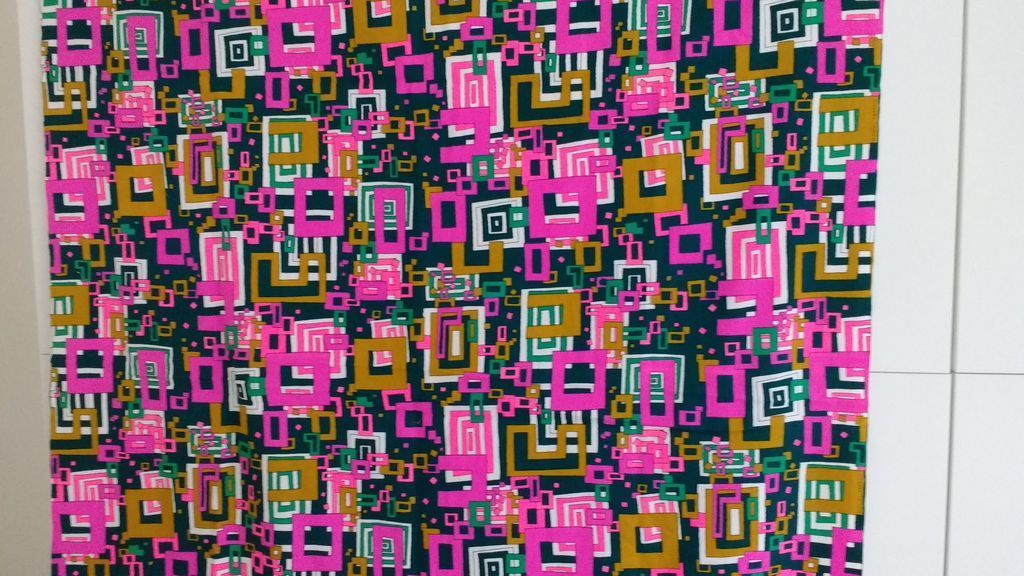 VTG Abstract Hawaiian Bark-Weave Geometric Neon Cotton Fabric 42