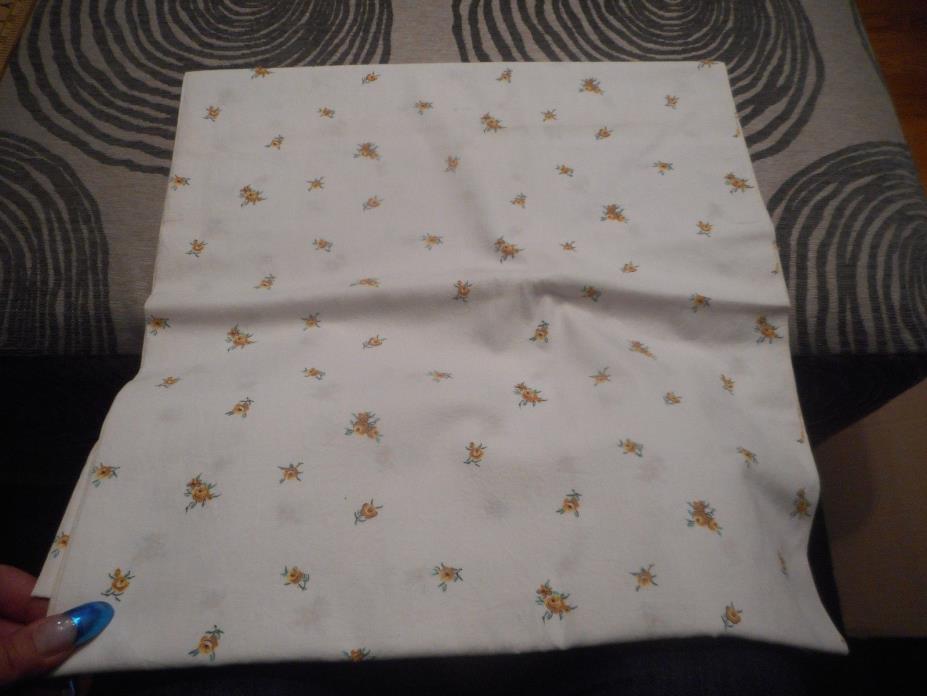 Vintage Material White With Yellow Roses 34