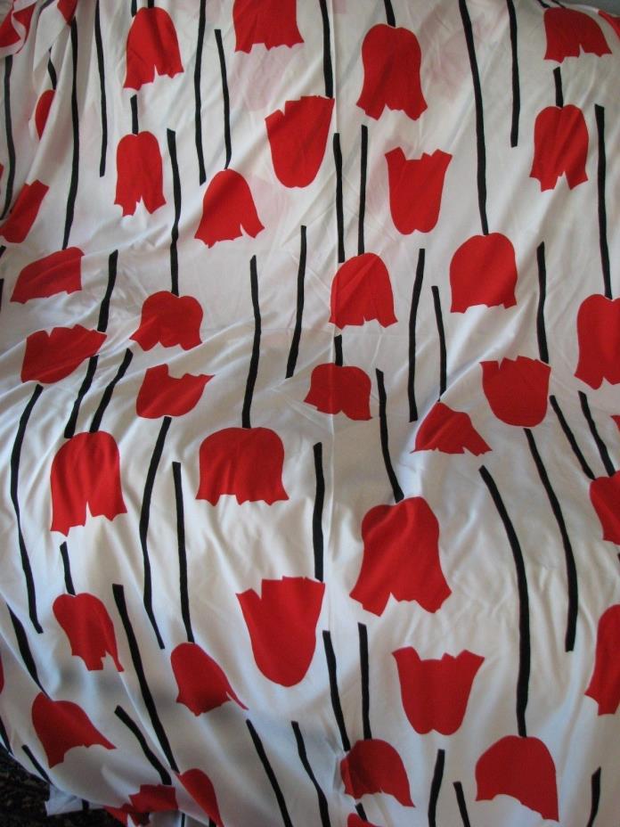 VINTAGE 70'S NEW YORK COUTURE LARGE RED TULIP PRINT POLY FABRIC 4 YDS + 16