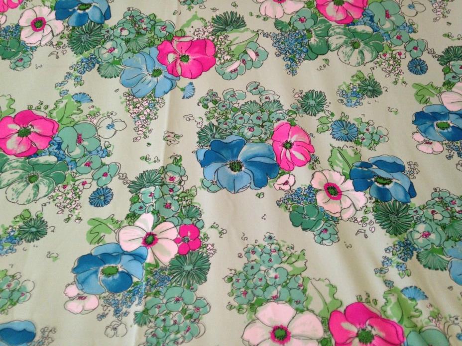 Vtg 60s Floral flower power Poly Quilting Craft Apparel Fabric loomskill 60 x 66