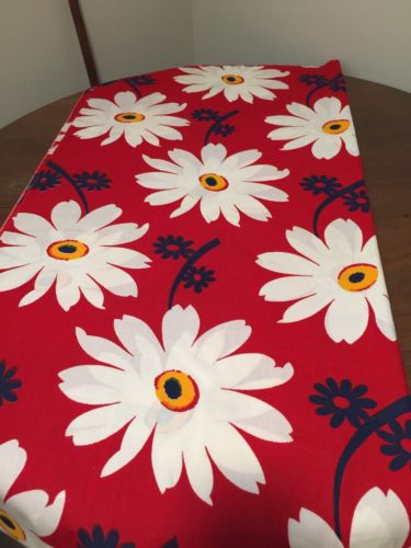 Red MOD Flower Power 60s Vintage Fabric Large White Daisies Cotton 2 1/2 Yds