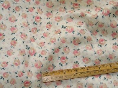 Vintage Antique / Primitive Fabric - Small Cabbage Roses - 36