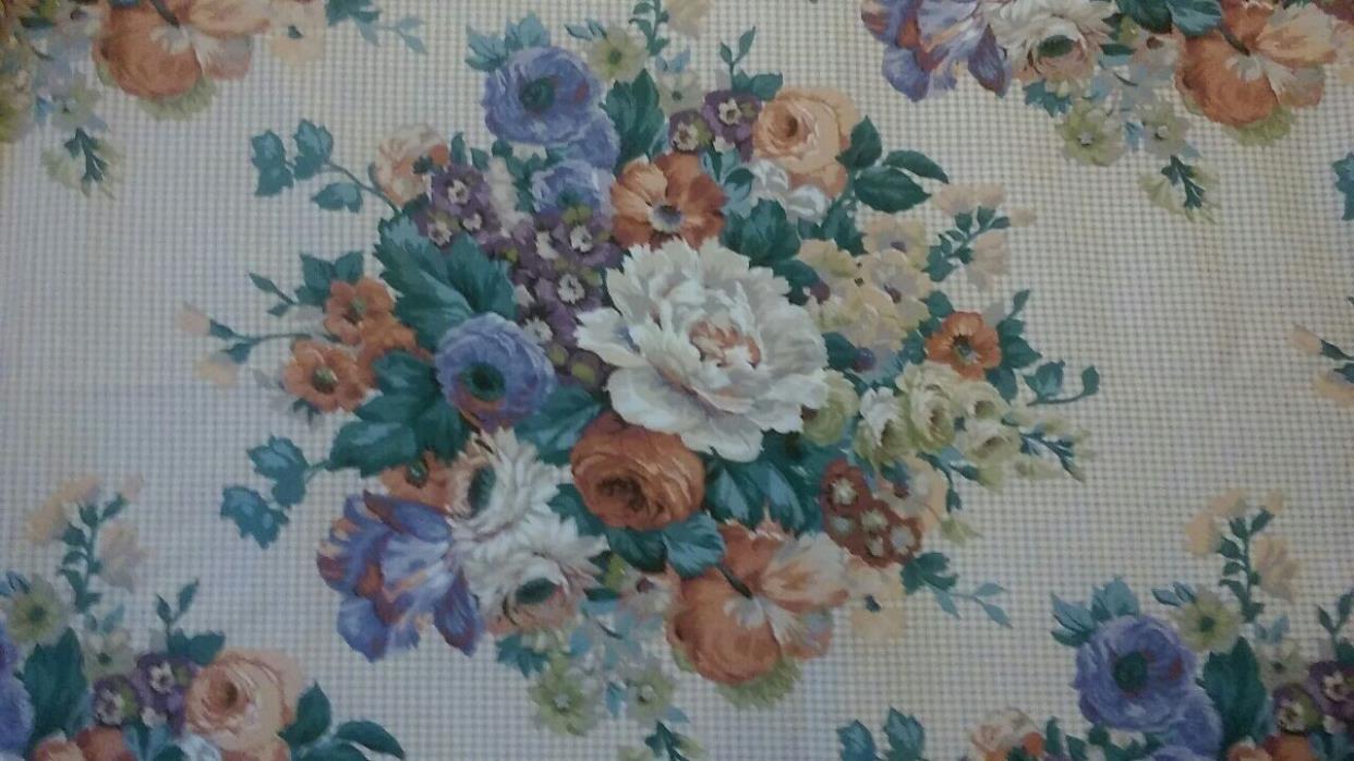 BEAUTIFUL BOUQUET OF FLOWERS INTERIOR FABRIC DESIGN UPHOLSTERY FABRIC-1 YD X 54