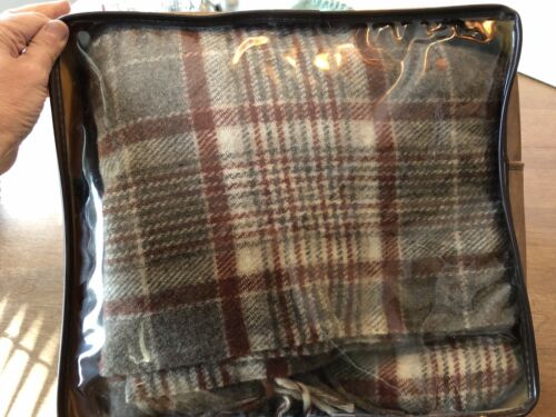 Pendleton wool stadium blanket brown plaid robe in a bag foam seat Case VTG