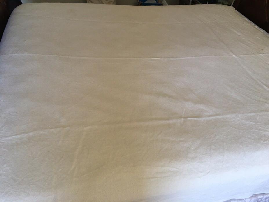 Large Bone White Colored Fabriault Woolen Mills Blanket 100% Virgin Wool 87