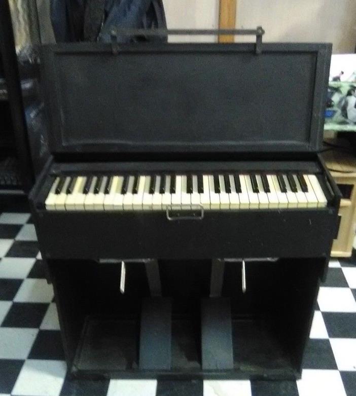 Vintage 50's Chaplain Pump Organ