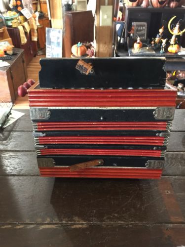 Vintage 1926 Grand Prix Philadelphia Accordian