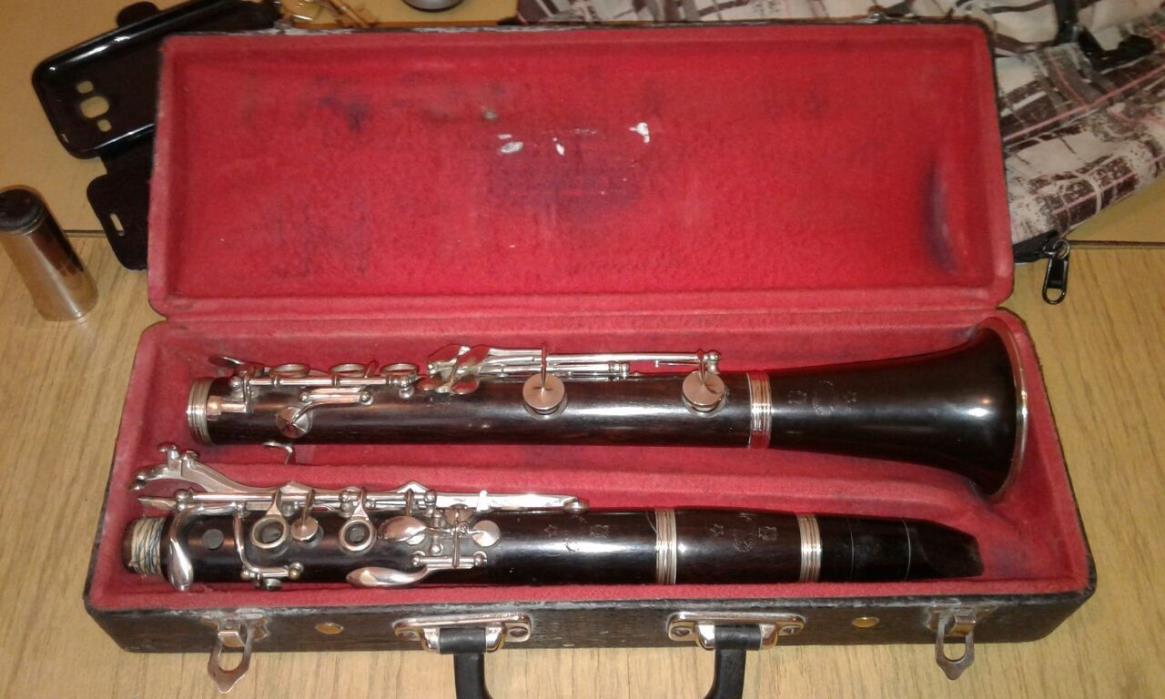 Vintage Wood Clarinet; Buffet brand; key B flat; Good Condition; Made in Paris