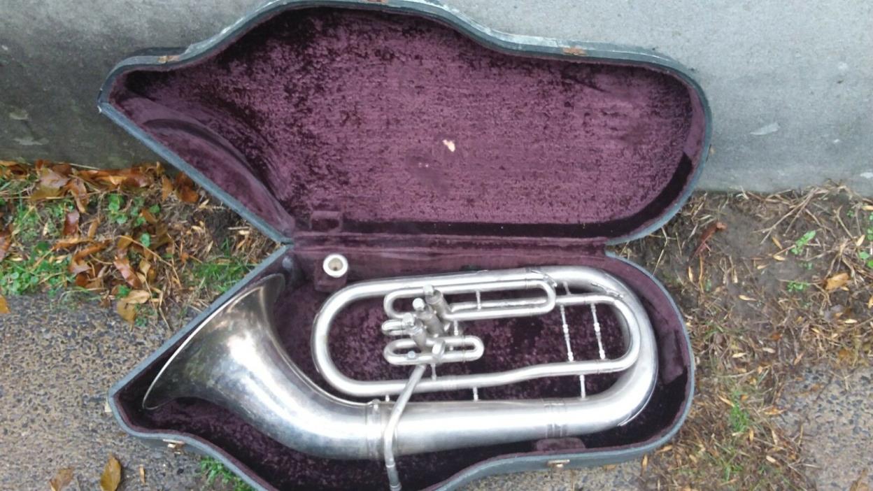 Vintage G.G.Conn Ltd baritone, Tubas  3 valves serial # 704037