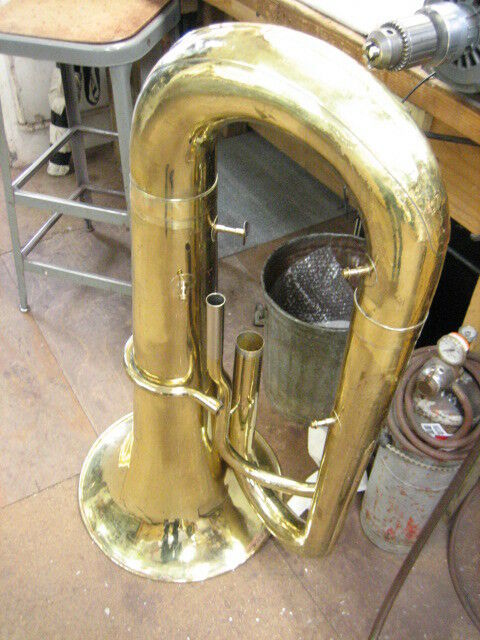 GOOD YAMAHA YBB-321 FOUR VALVE BBb CONCERT TUBA, CLEAN, NO DENTS!