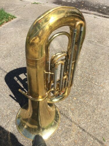 Yamaha 4 Valve YBB 321 Tuba With Case