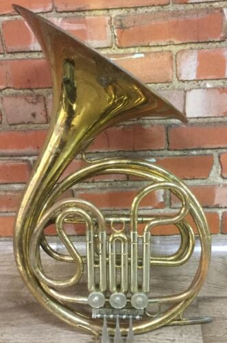 Getzen French Horn - keyed in F (stock #202026)