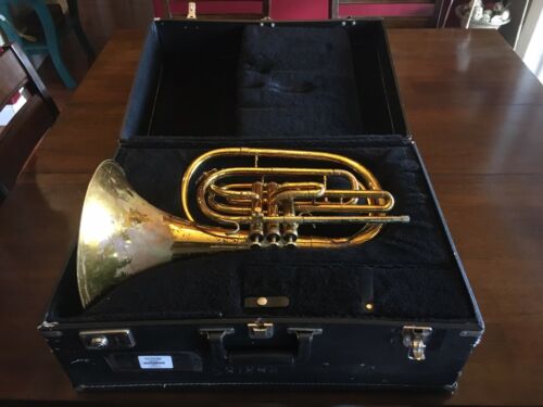 King 1122 Bb Marching French Horn