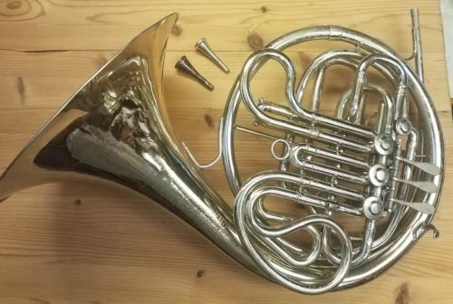King Musical Instruments 1160 Step UP Double French Horn with Hard Case
