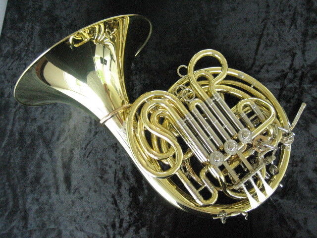 Brand New and Perfect Alexander 301MAL-Light Triple French Horn!