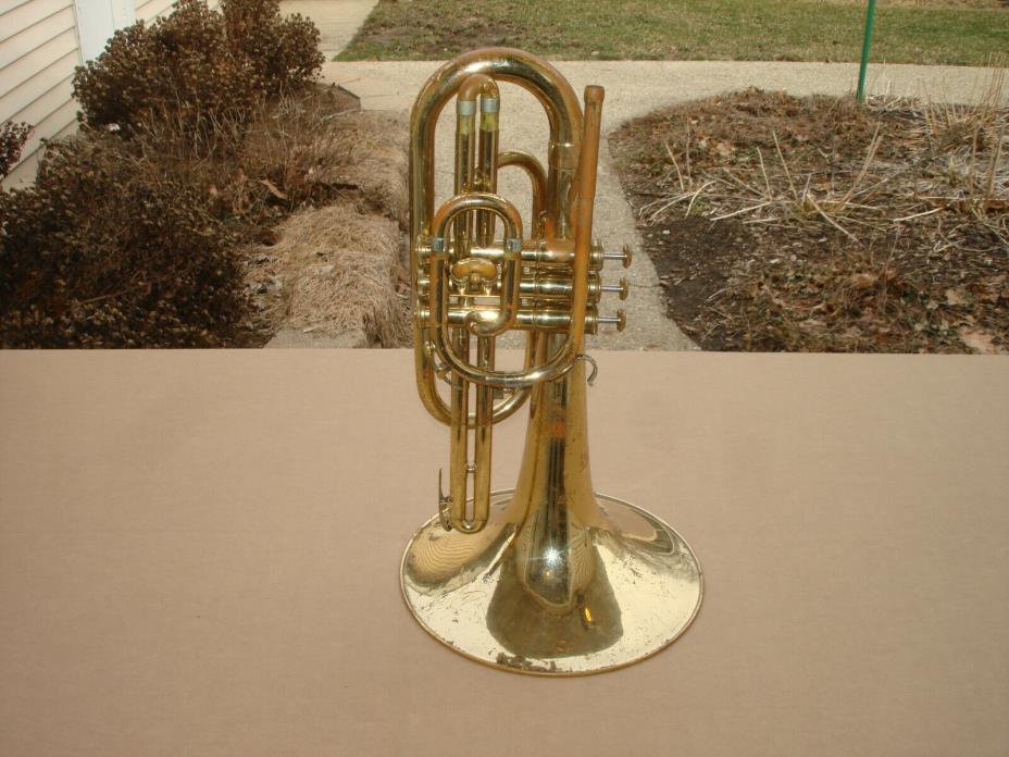 Olds Mellophone in F with MP & Case Plays & Sounds Good 996058