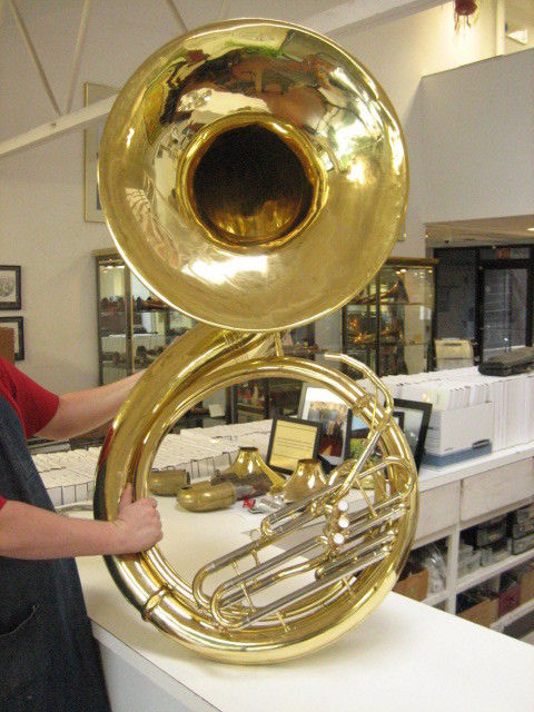 GOOD YAMAHA MODEL YSH-411 BRASS SOUSAPHONE, GOOD VALVES, NO DENTS!