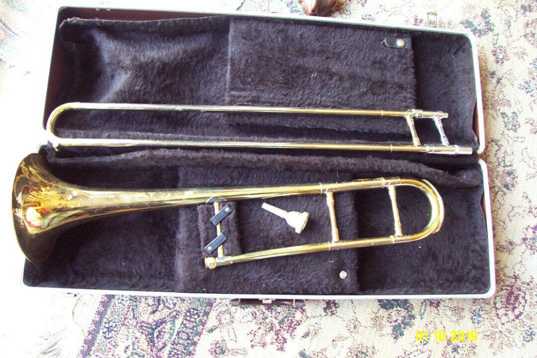 Getzen Trombone 300 series with Hard Case, damaged bell