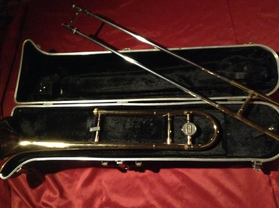 SELMER BUNDY SLIDE TROMBONE DESIGNED BY VINCENT BACH WITH HARD SHELL CARRY CASE