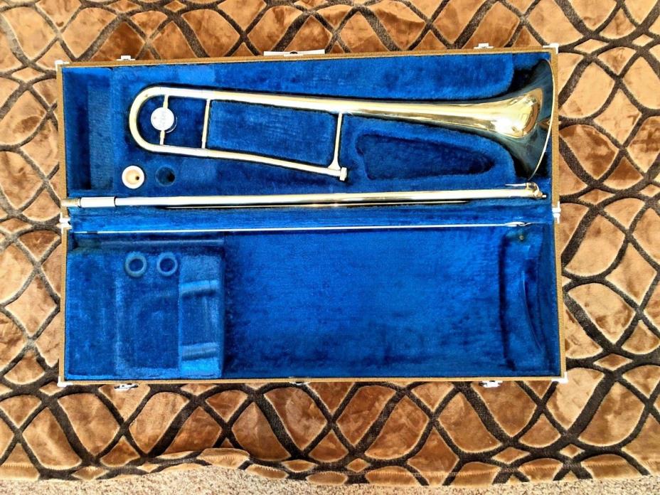 Yamaha YSL-352 Trombone in Nice Shape w/ Hard-Case & Yamaha Mouthpiece. Pretty!