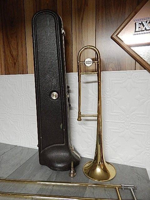 SELMER BUNDY TROMBONE DESIGNED BY VINCENT BACH with Bach 12C Mouthpiece & Case