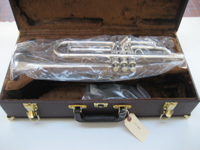 NEW CAROL BRASS 3200S TRUMPET