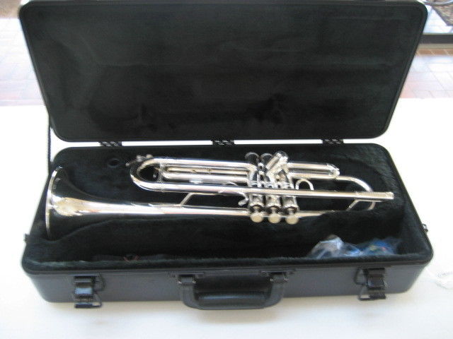 NEW CAROL BRASS 3250S TRUMPET