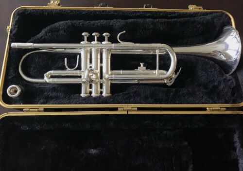 Bach Trumpet Model TR300H2 silver plated, Great Condition, Barely Used