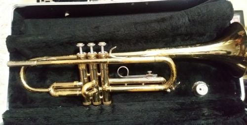 BUNDY TRUMPET, SELMER COMPANY Bach 7C MTHPC & CASE