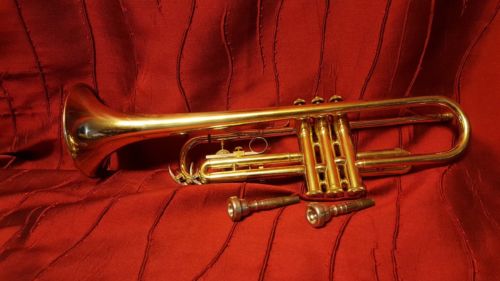 Holton T602 Brass Trumpet With Case
