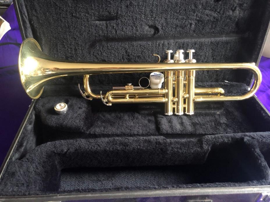 YAMAHA Trumpet YTR2320 GREAT SHAPE w/ Hard-Case & 7C Mouthpiece