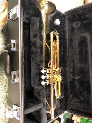 YAMAHA YTR2330 GOLD WITH 5C BACH MOUTHPIECE
