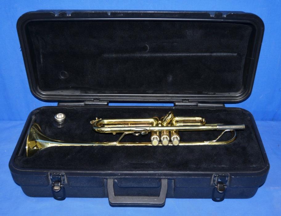 Bundy Selmer Trumpet with Case and 7C, 6Bm Mouthpiece made by Vincent Bach