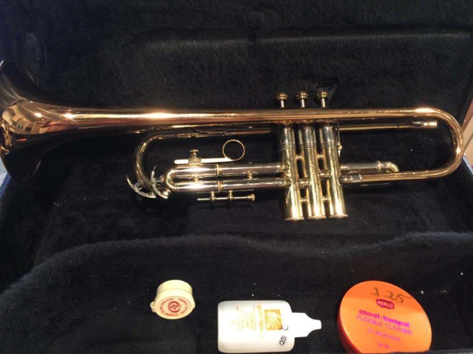 Reynolds Contempora vintage 70s trumpet with case amazing shape!