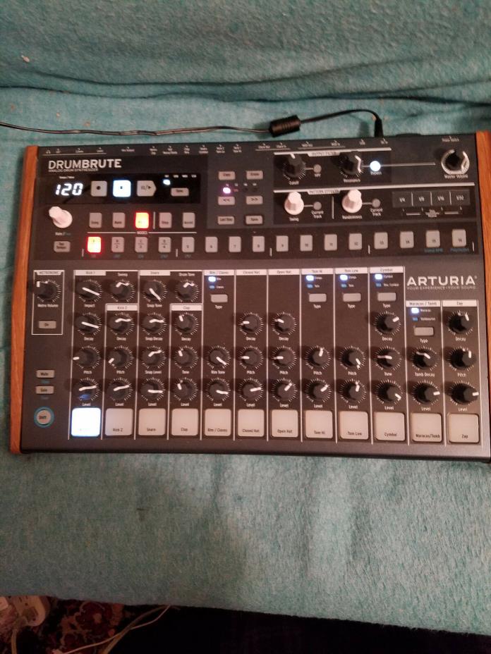 USED Arturia DrumBrute Analog DRUM MACHINE - Slightly Used