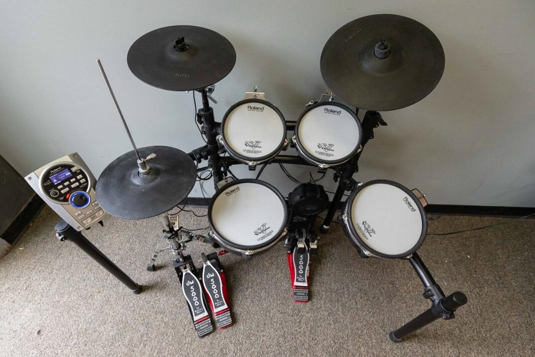 Roland V-Drums TD-15KVS Electronic V-Tour Drum Set with TD-15 Module Mesh Heads