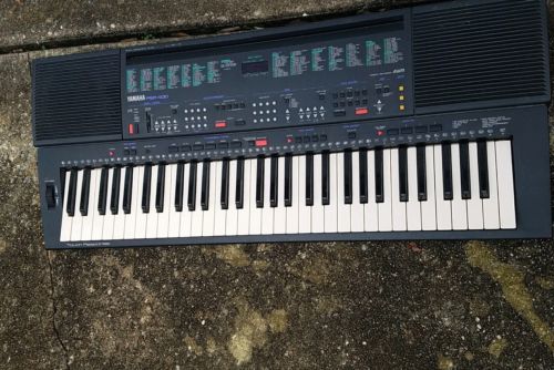 Yamaha PSR-400 Portable Electric Keyboard Synthesizer Piano made in Japan