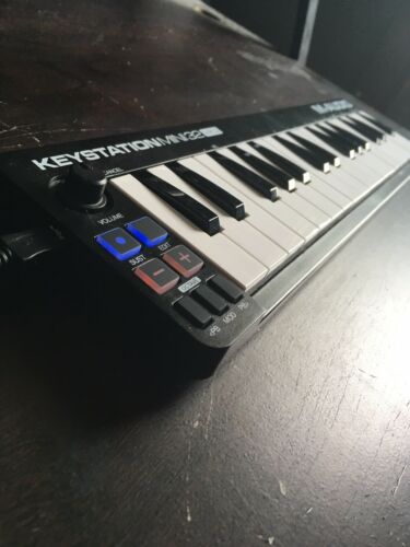 M-Audio Keystation Mini 32 32-Key Portable USB MIDI Keyboard Controller